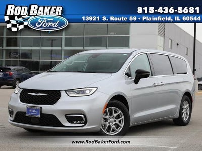 Photo of a 2024 Chrysler Pacifica Touring L 4DR Mini-Van for sale