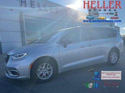 Photo of a 2024 Chrysler Pacifica Touring L 4DR Mini-Van for sale