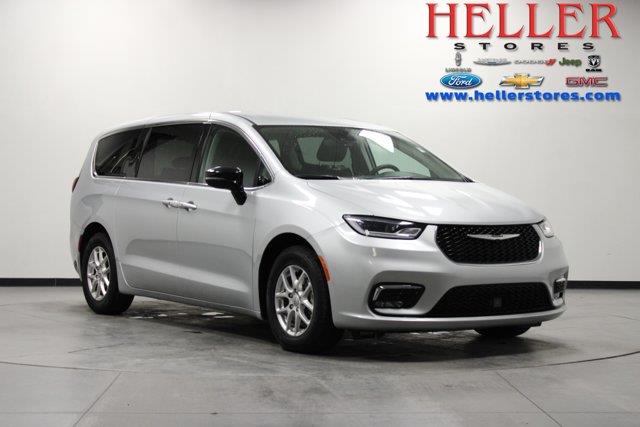 2024 Chrysler Pacifica - $24,962