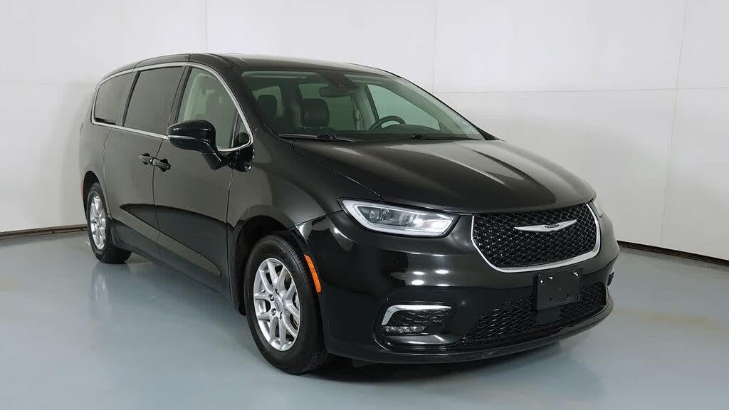 Preowned 2024 Chrysler Pacifica Touring L for Sale