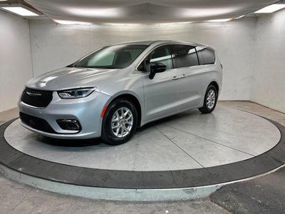 Photo of a 2024 Chrysler Pacifica Touring L 4DR Mini-Van for sale