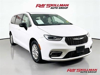 Photo of a 2024 Chrysler Pacifica Touring L 4DR Mini-Van for sale