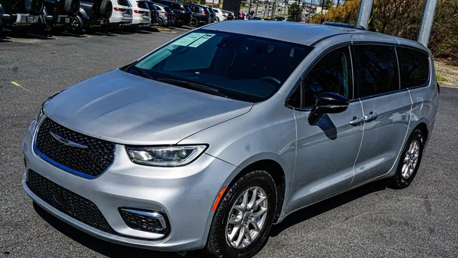 2024 Chrysler Pacifica Touring L