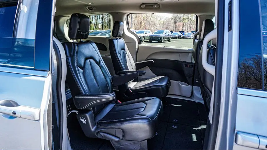2024 Chrysler Pacifica Touring L