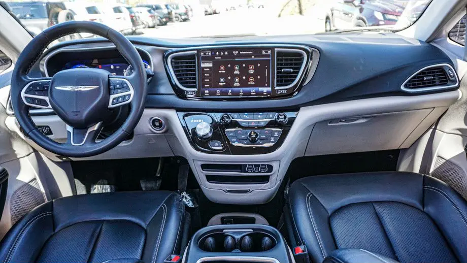 2024 Chrysler Pacifica Touring L