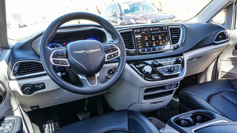 2024 Chrysler Pacifica Touring L