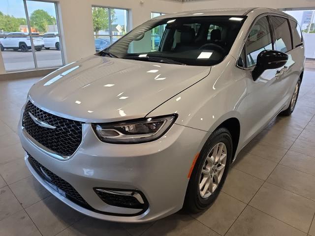 2024 Chrysler Pacifica - $22,079