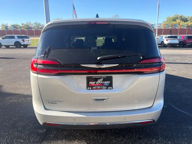 2024 Chrysler Pacifica - $23,480