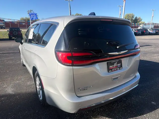 2024 Chrysler Pacifica - $23,480