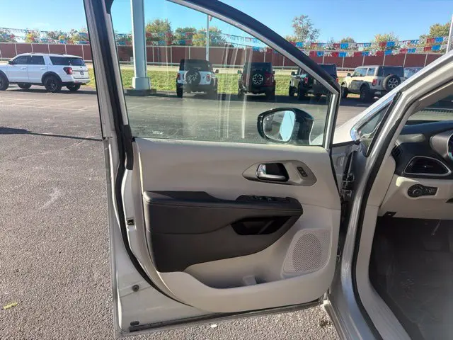 2024 Chrysler Pacifica - $23,480