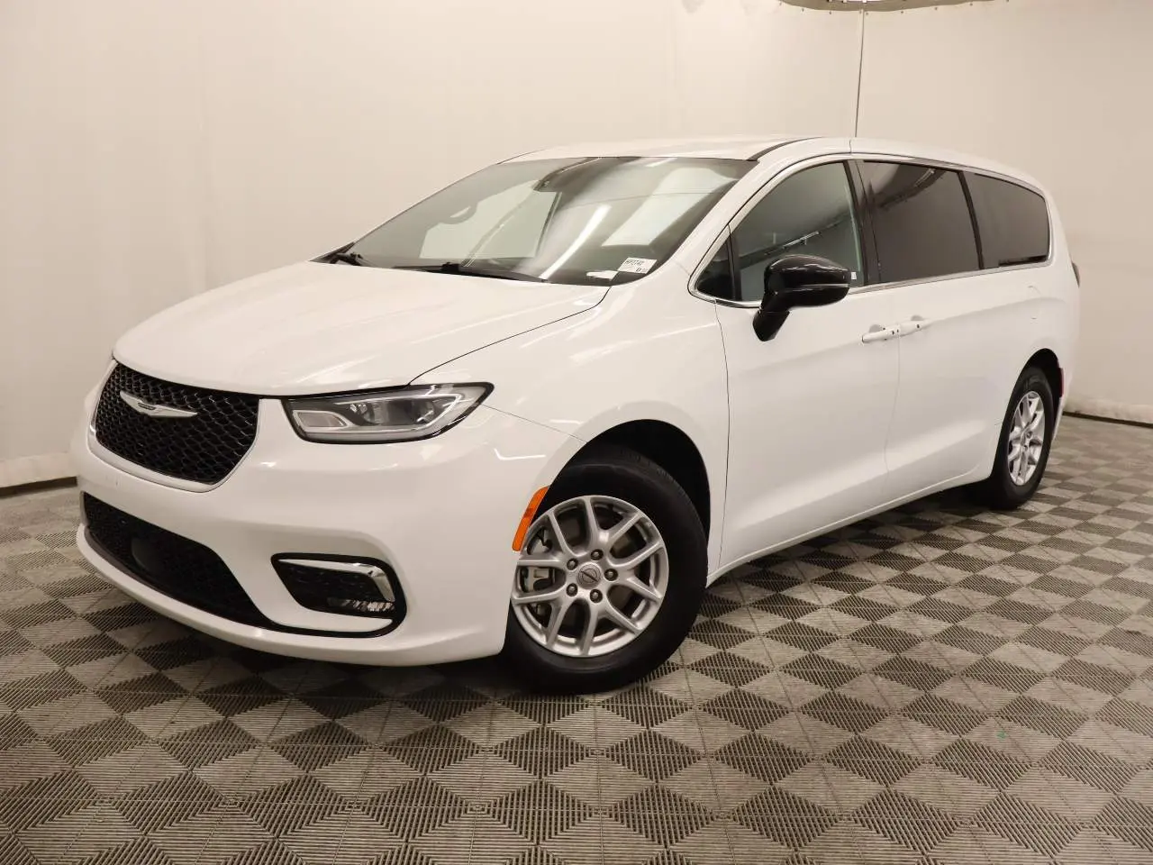 2025 Chrysler Pacifica - $20,681