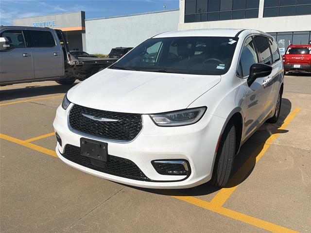 2025 Chrysler Pacifica - $20,499