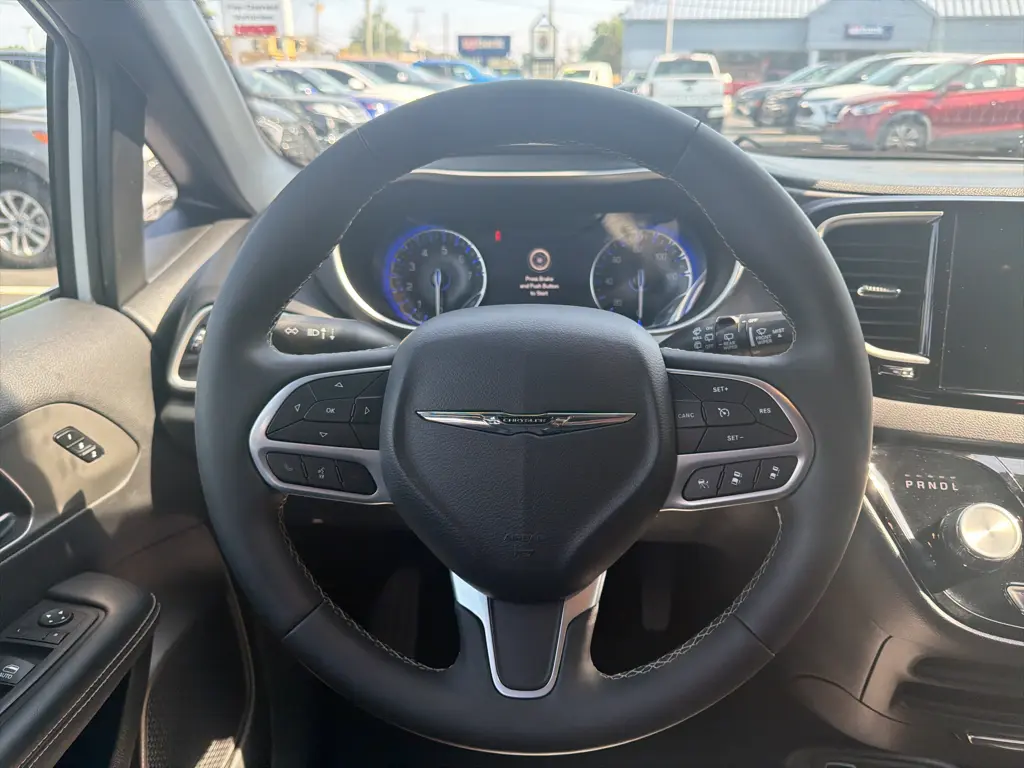 2025 Chrysler Pacifica - $27,995