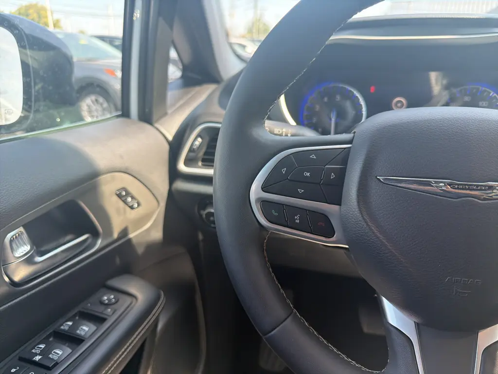2025 Chrysler Pacifica - $27,995