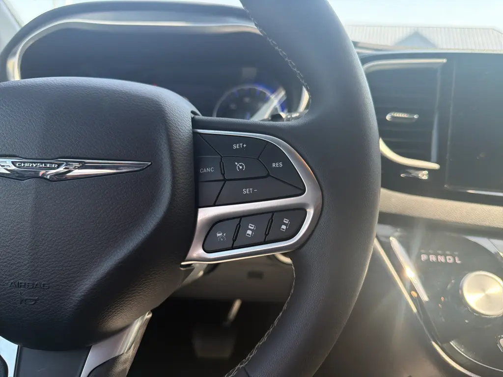 2025 Chrysler Pacifica - $27,995
