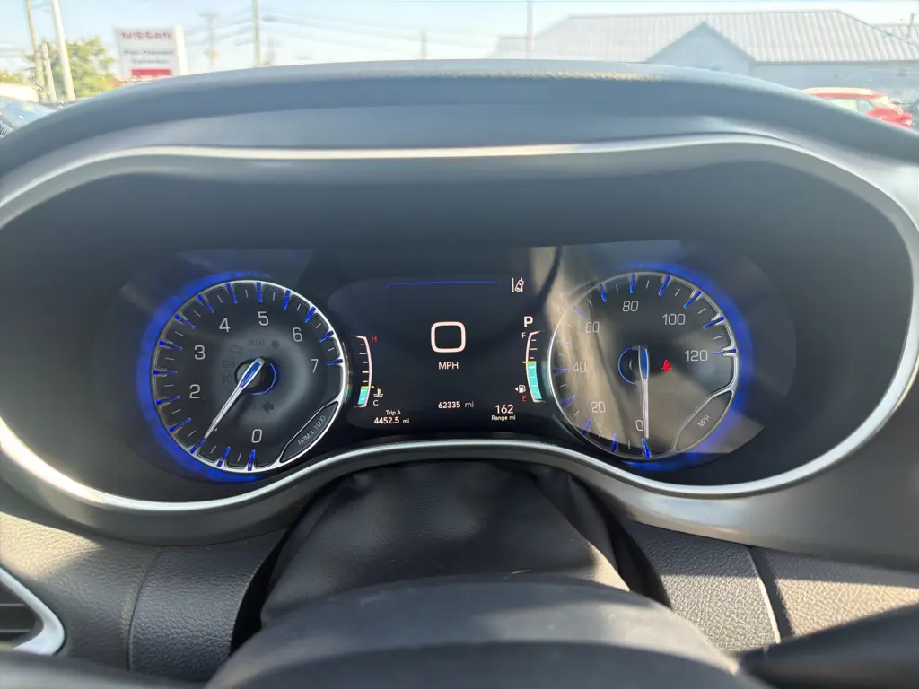 2025 Chrysler Pacifica - $27,995