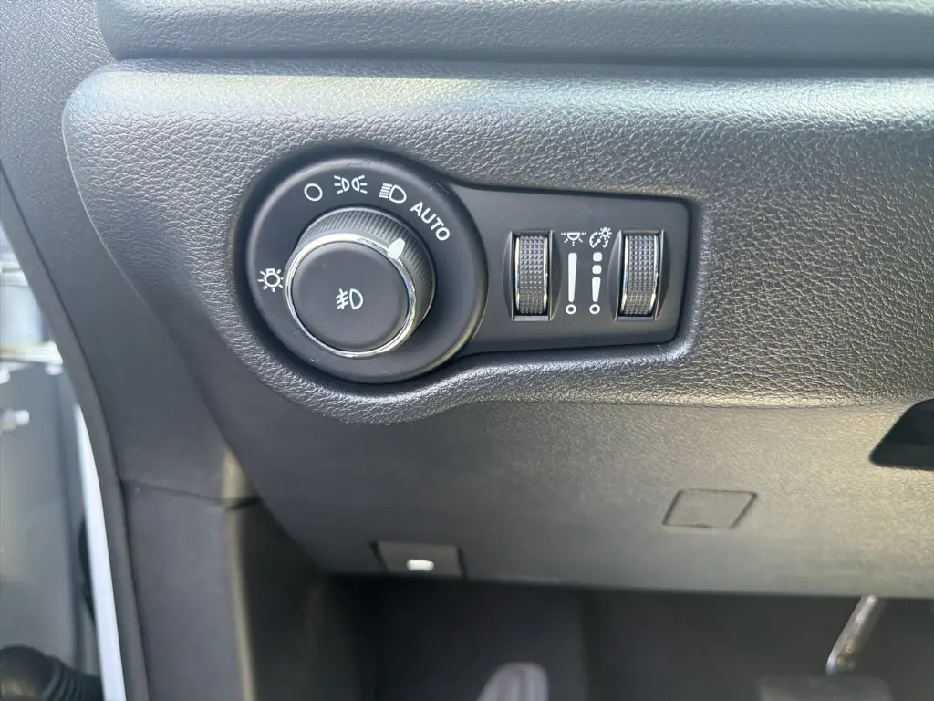 2025 Chrysler Pacifica - $27,995