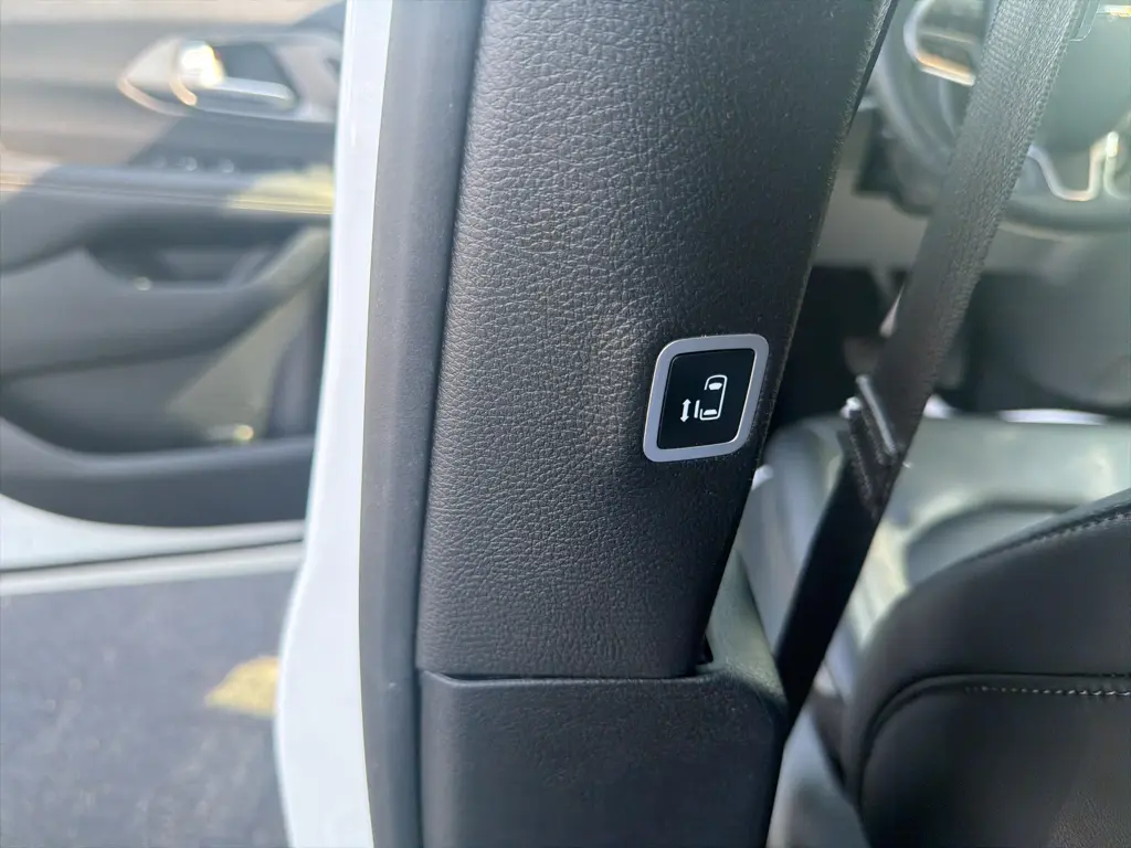 2025 Chrysler Pacifica - $27,995