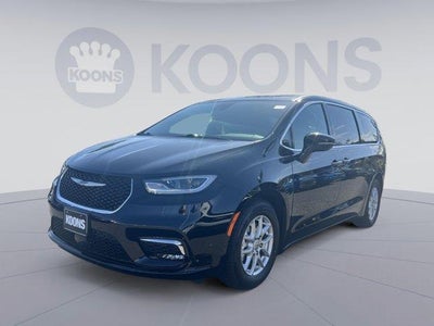 2025 Chrysler Pacifica Select 4DR Mini-Van