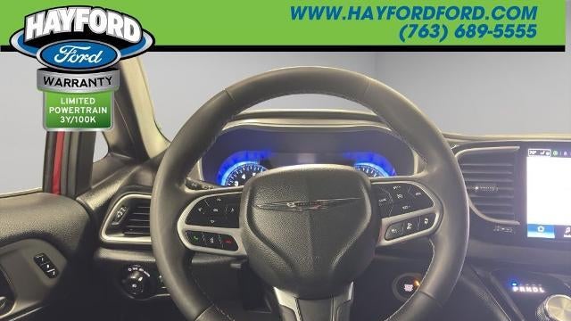 2025 Chrysler Pacifica Select