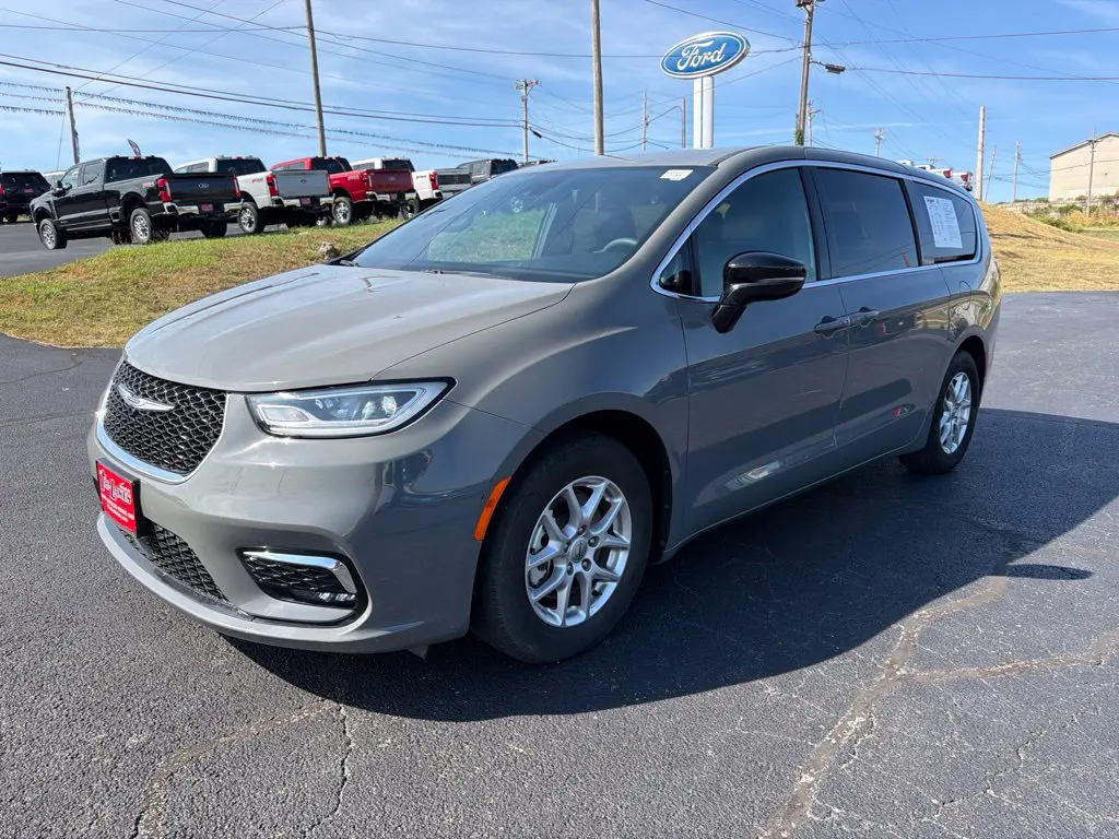 2025 Chrysler Pacifica - $23,970