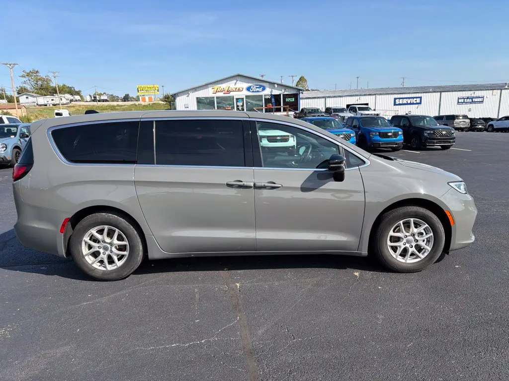 2025 Chrysler Pacifica - $23,970