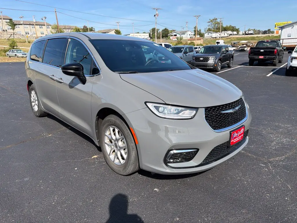 2025 Chrysler Pacifica - $23,970