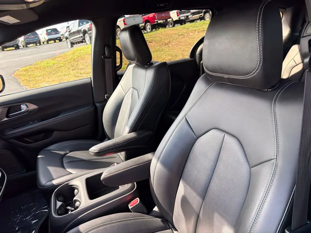 2025 Chrysler Pacifica - $23,970