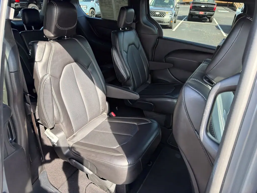 2025 Chrysler Pacifica - $23,970