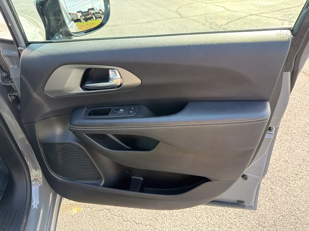 2025 Chrysler Pacifica - $23,970