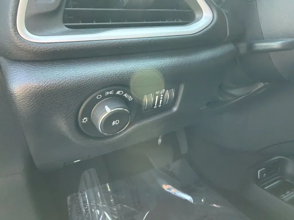 2025 Chrysler Pacifica - $23,970