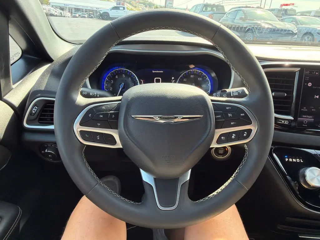 2025 Chrysler Pacifica - $23,970