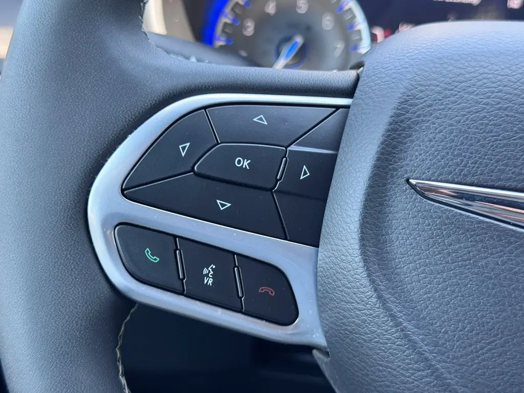 2025 Chrysler Pacifica - $26,000