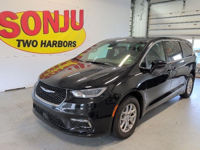 2025 Chrysler Pacifica - $25,999