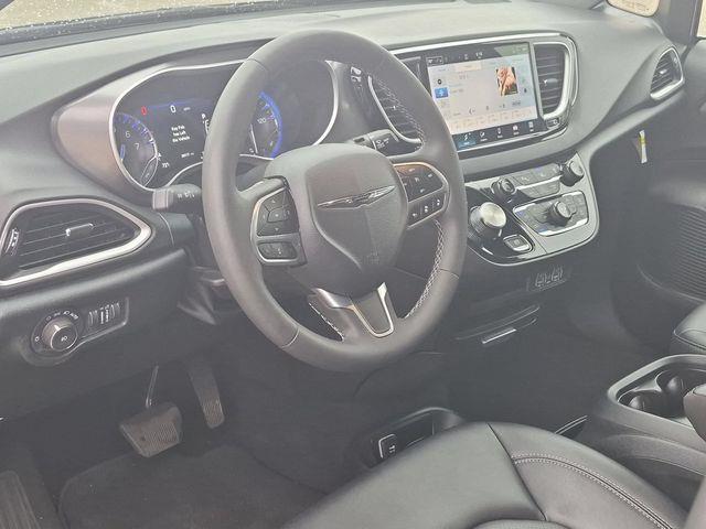 2025 Chrysler Pacifica - $27,350