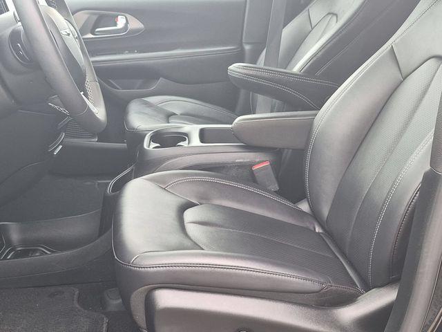 2025 Chrysler Pacifica - $27,350