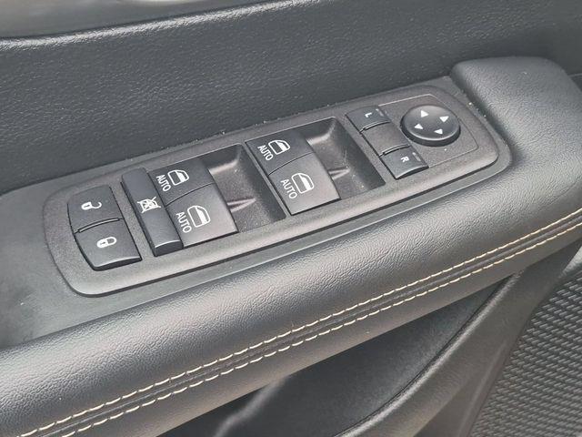 2025 Chrysler Pacifica - $27,350