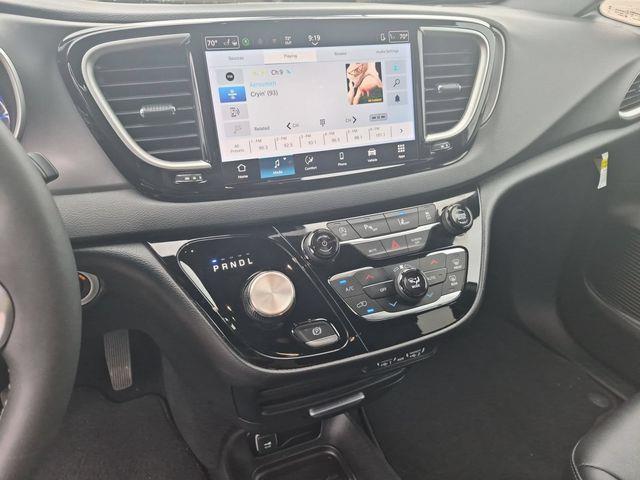 2025 Chrysler Pacifica - $27,350