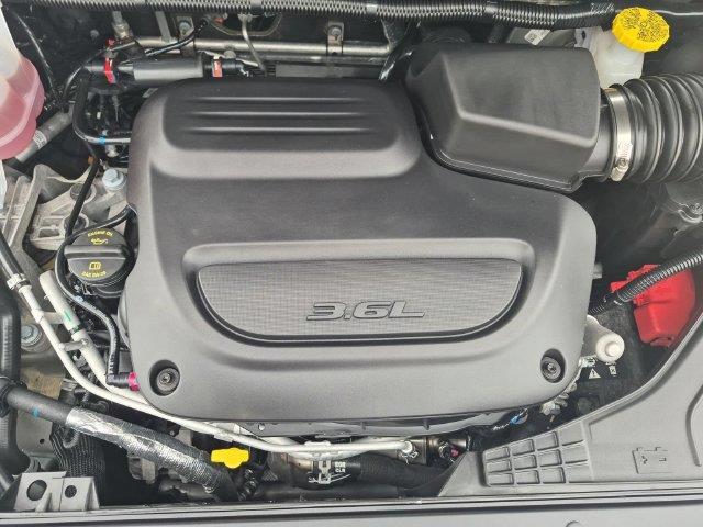 2025 Chrysler Pacifica - $27,350