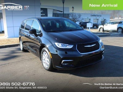 Photo of a 2026 Chrysler Pacifica Select 4DR Mini-Van for sale