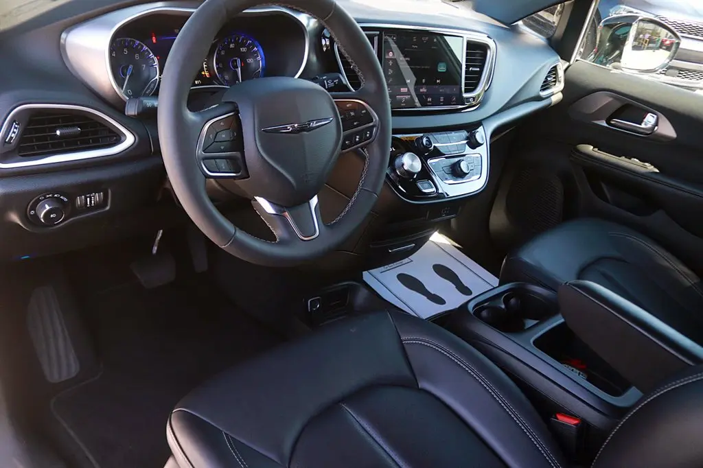 2026 Chrysler Pacifica - $29,691