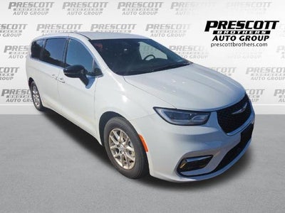 2026 Chrysler Pacifica Select 4DR Mini-Van