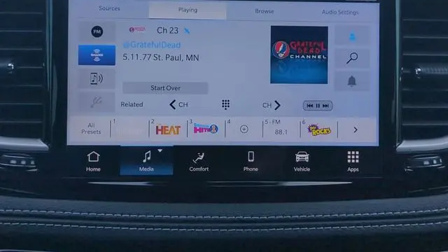 2026 Chrysler Pacifica Select