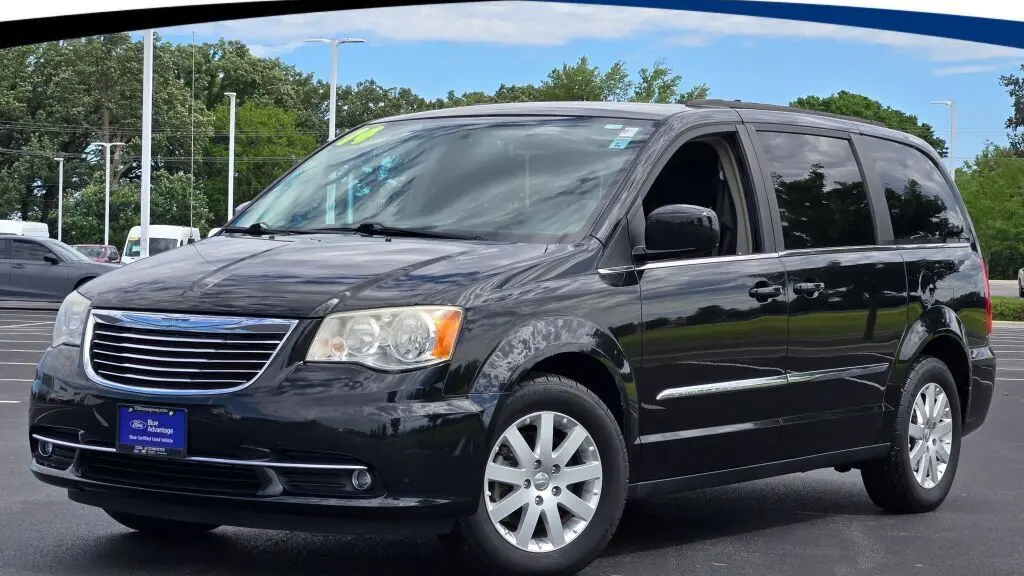 Preowned 2014 Chrysler Town and Country Touring for Sale