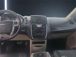 2015 Town and Country Thumbnail 11