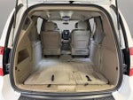 2016 Town and Country Thumbnail 14