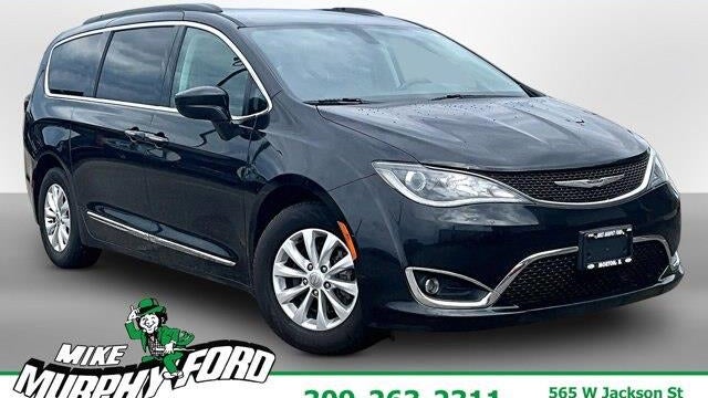 Preowned 2017 Chrysler Pacifica Touring-L for Sale