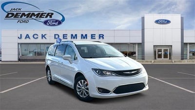 2018 Chrysler Pacifica Touring L 4DR Mini-Van