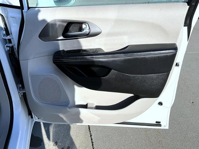 2022 Chrysler Pacifica - $22,945