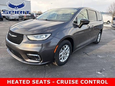 Photo of a 2023 Chrysler Pacifica Touring L 4DR Mini-Van for sale